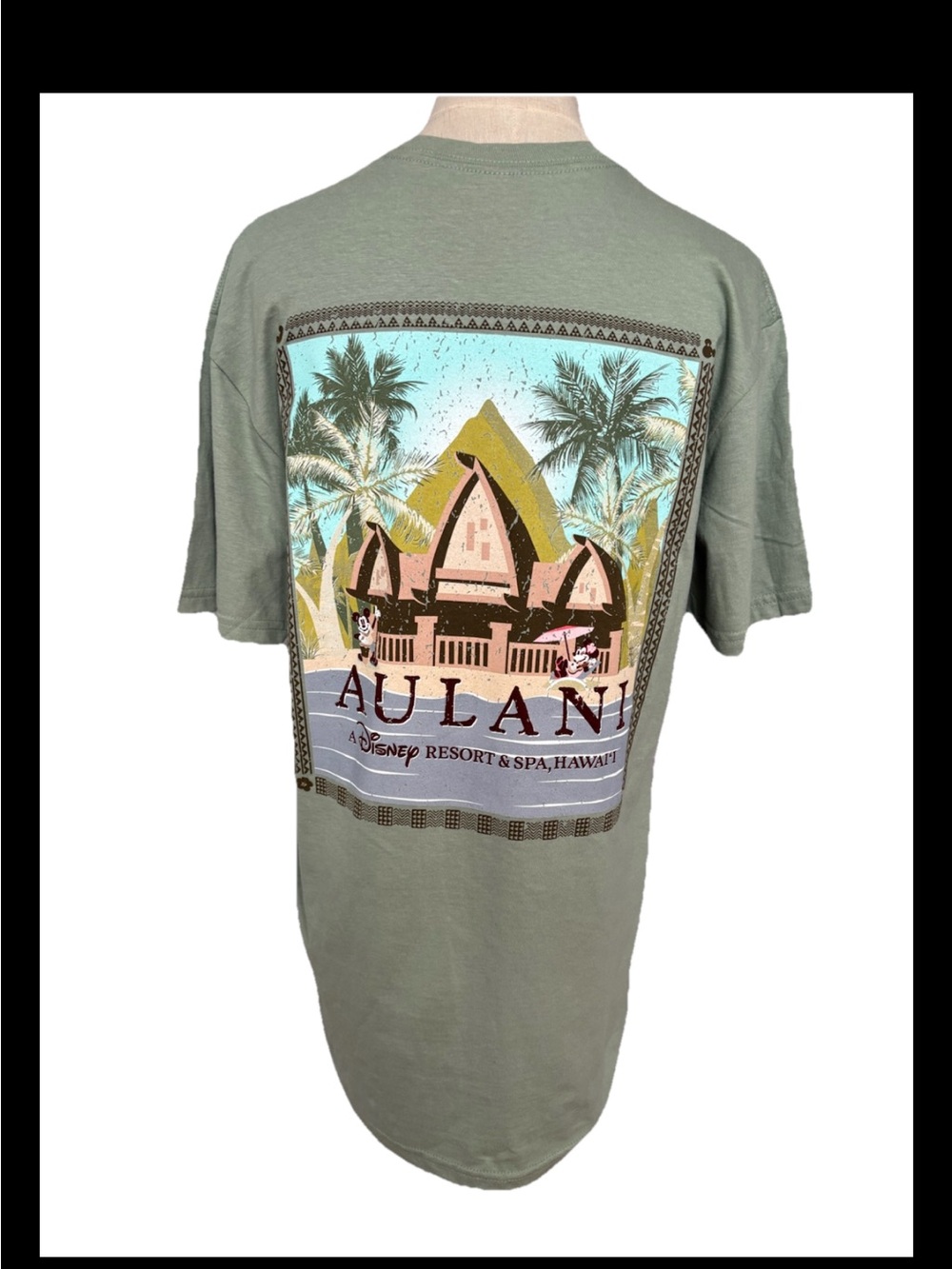 Disney Aulani medium Green Unisex T-shirt A Disney Resort & - Picture 2 of 10